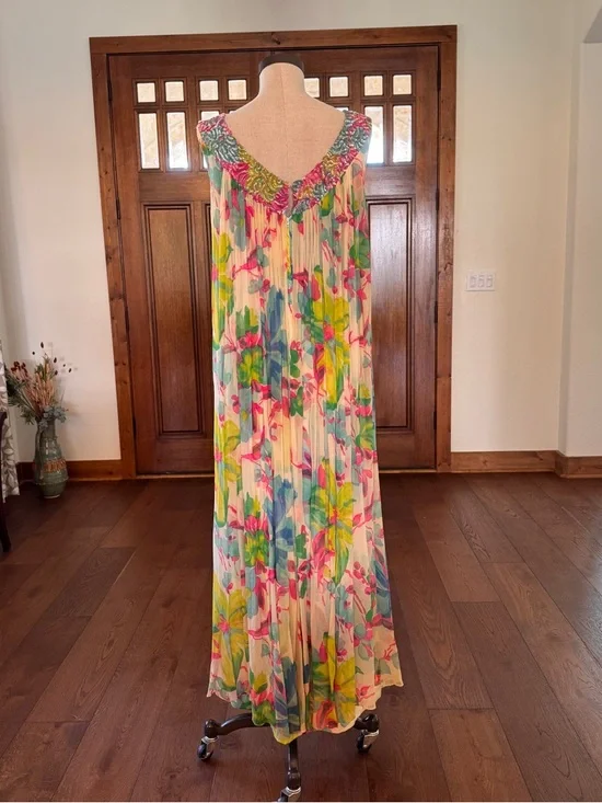 Vintage 1960s Mr. John Jr. Floral Dress with Beaded Neckline Size Small/Medium - Picture 3 of 13